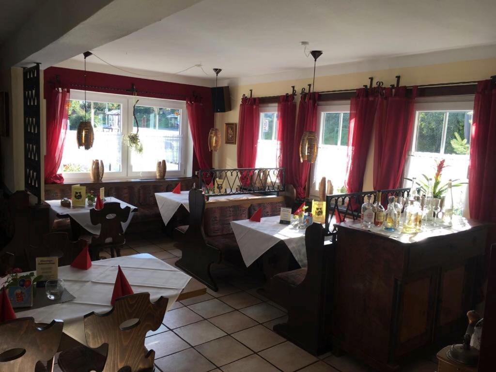 Zum Weissen Ross Hotel Nidda Luaran gambar